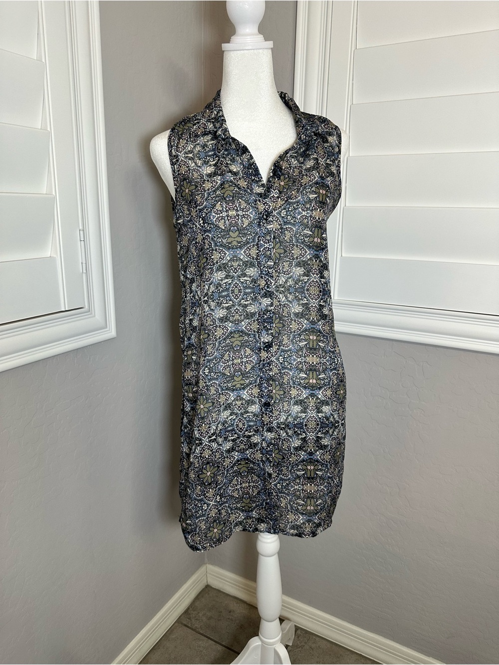 h.i.p. Blue and Gray Sleeveless Button-Front Tunic